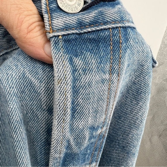 Levi's 501 Light Wash Faded Distressed Ripped Straight Leg Buttondown Denim Jean - Picture 12 of 15